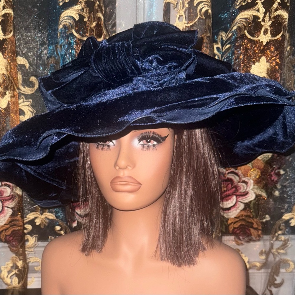 Victorian Style Elegant Velvet Hat